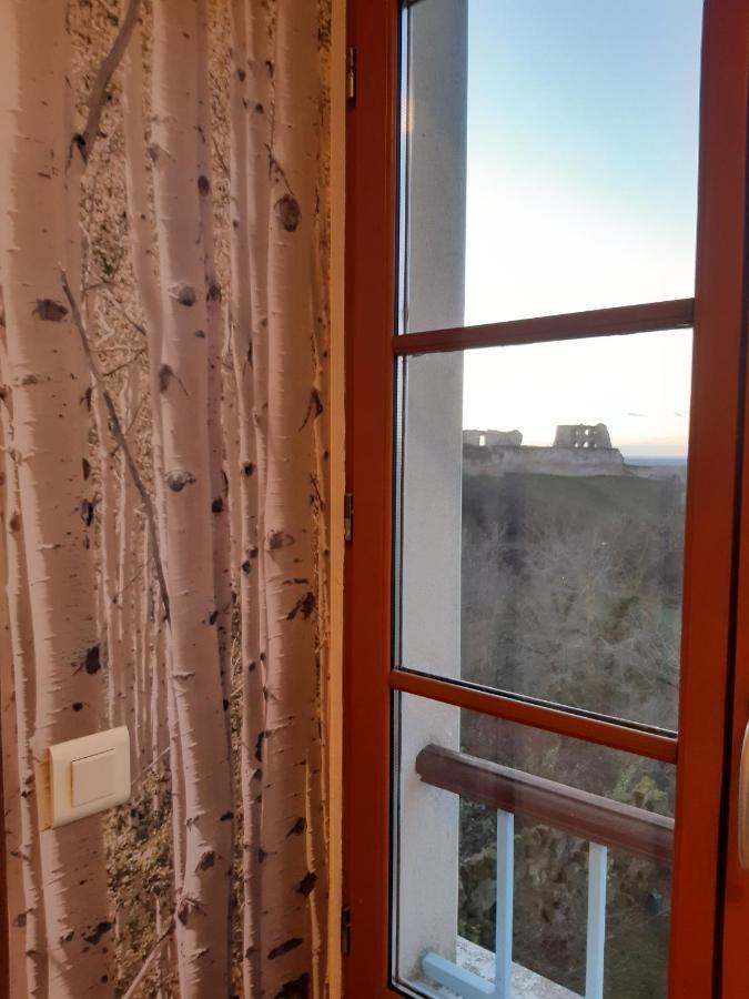 Chambres D'Hotes Sur La Courtine De Coucy מראה חיצוני תמונה