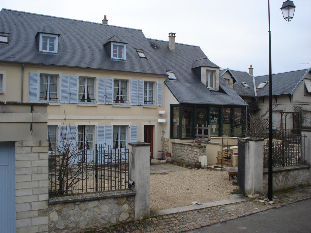 Chambres D'Hotes Sur La Courtine De Coucy מראה חיצוני תמונה