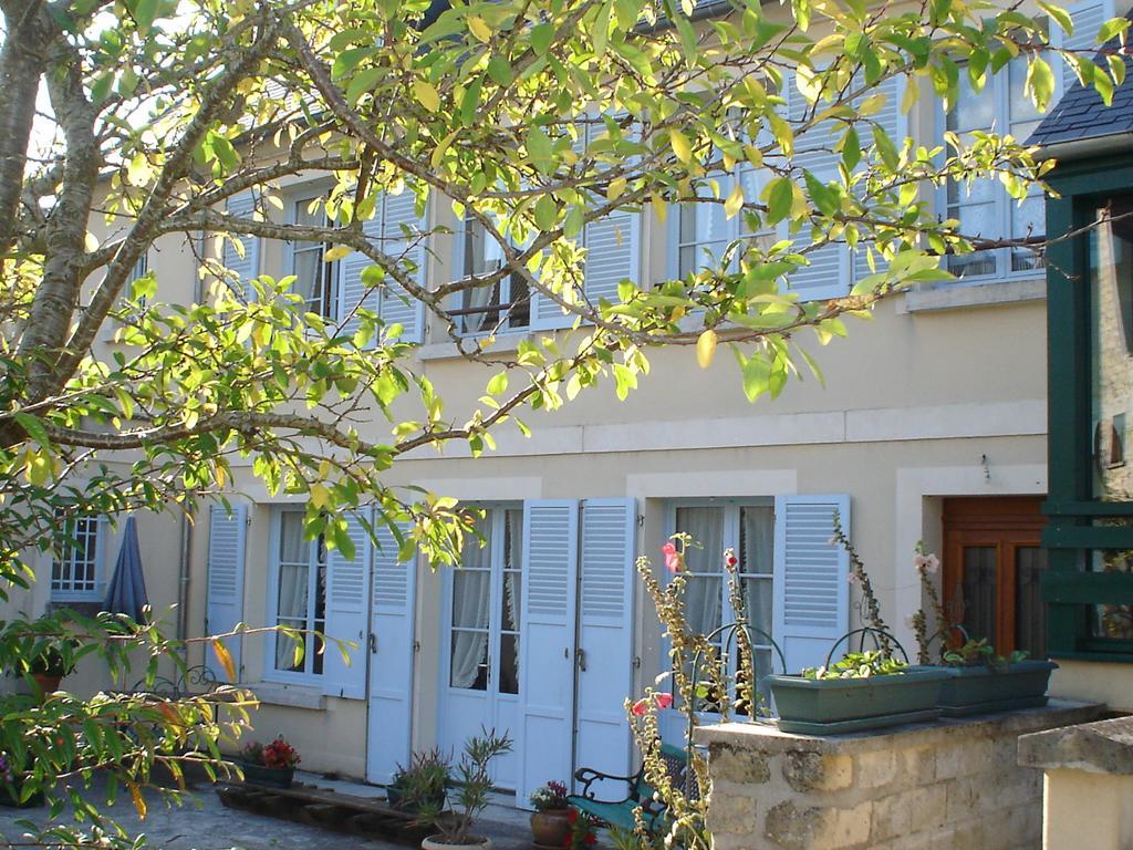 Chambres D'Hotes Sur La Courtine De Coucy מראה חיצוני תמונה